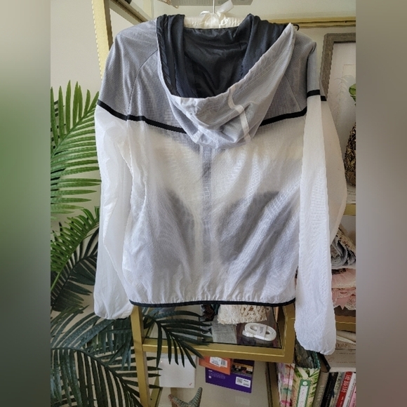 Nike Black and White Wind Breaker Jacket- Women's Size Medium - Picture 4 of 5